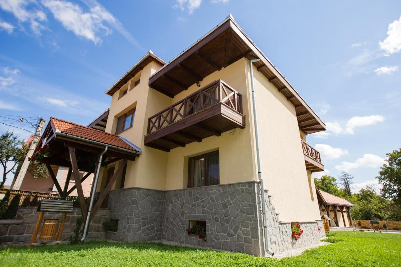 Vila Anna Malnas Bai Exterior photo