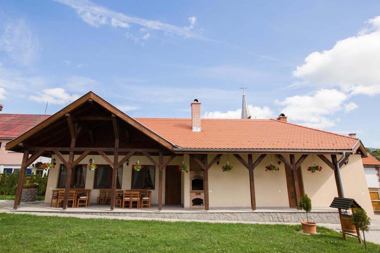 Vila Anna Malnas Bai Exterior photo